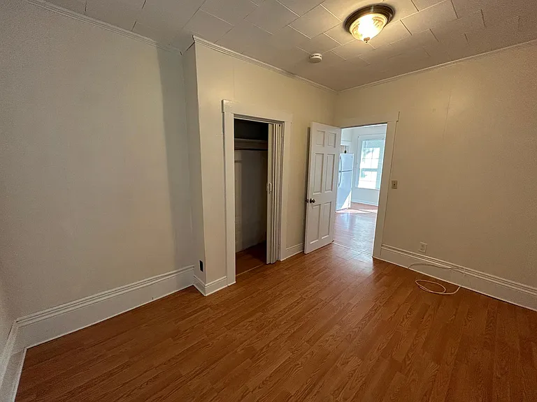 172 Pine St #1 — Photo 8
