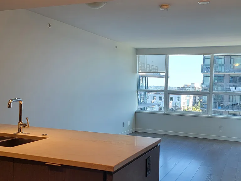 112 E 13th St #605 — Photo 7