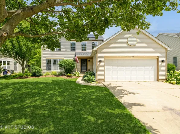 1289 Evergreen Ln, Elgin, IL 60123