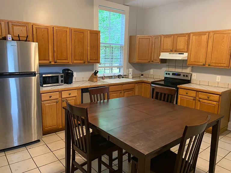 1818 Whitaker St — Photo 10