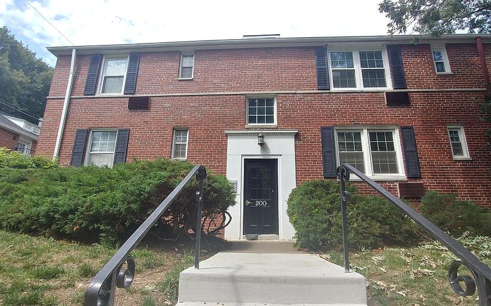 1st image of 200 N George Mason Dr
