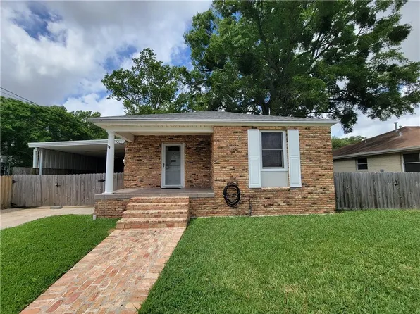 2202 Fazzio Rd, Chalmette, LA 70043