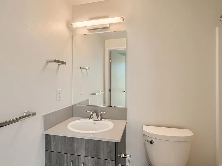 Welcome to AV Lofts! Beautiful views plus in-unit laundry! Up to 8 weeks free! — Photo 33