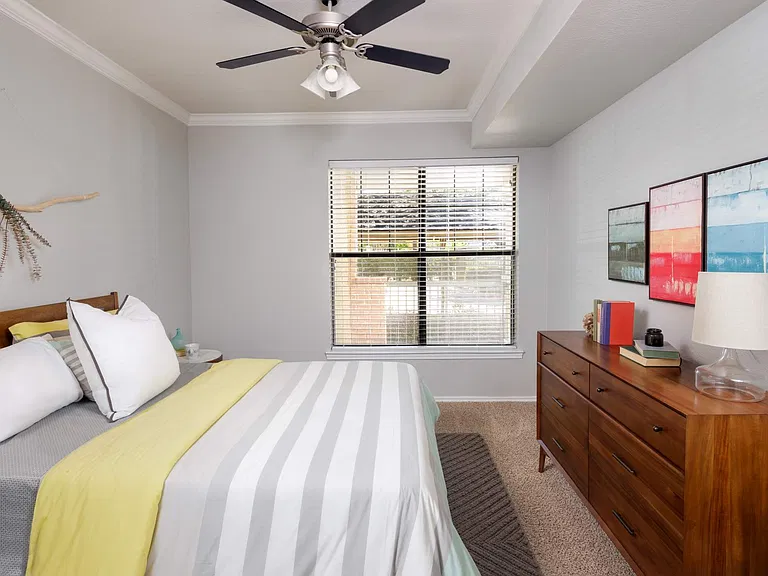 Eastbridge Apartments — Photo 12