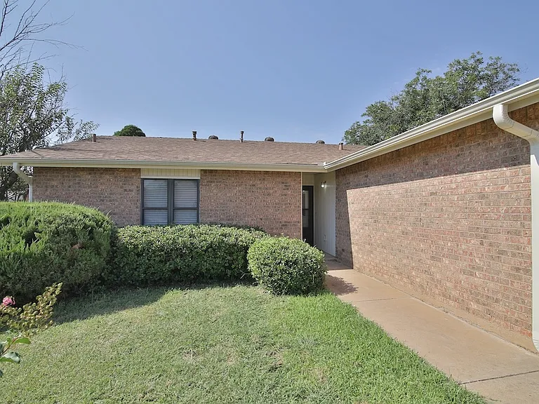 5417 Castle Rd — Photo 2