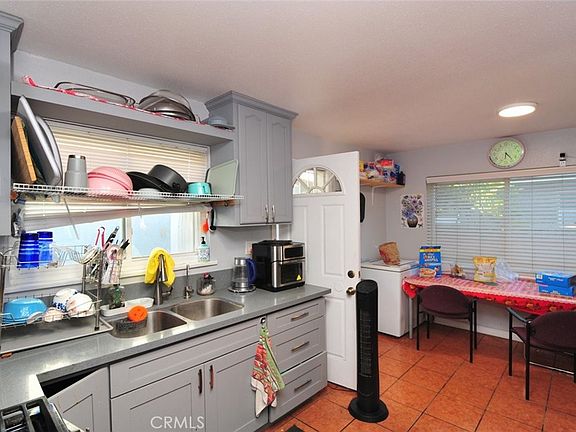 5th image of 1130 S Douglas St