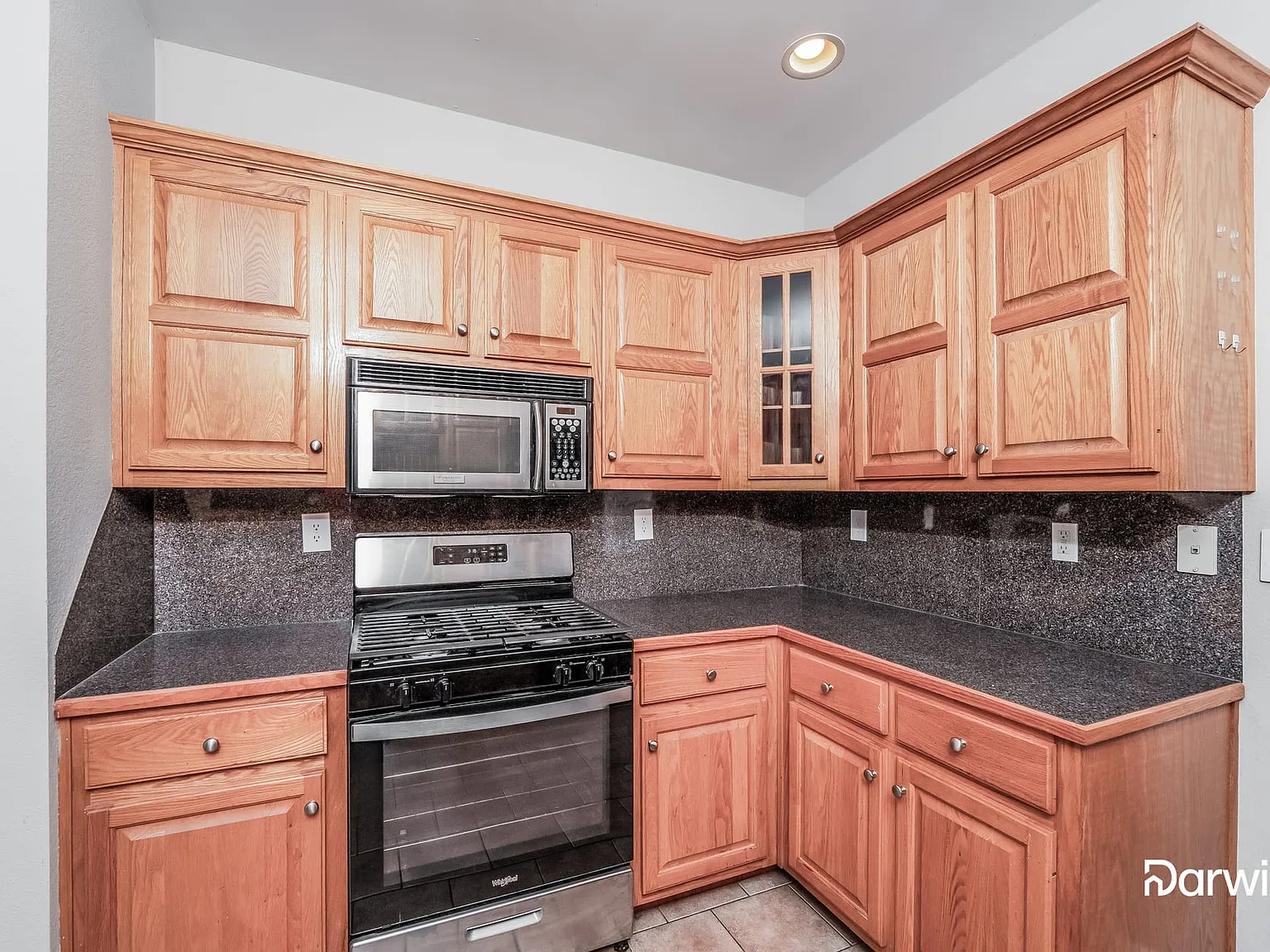 3 bed, 2.5 bath, 1977 sqft, $1,770 — Photo 4