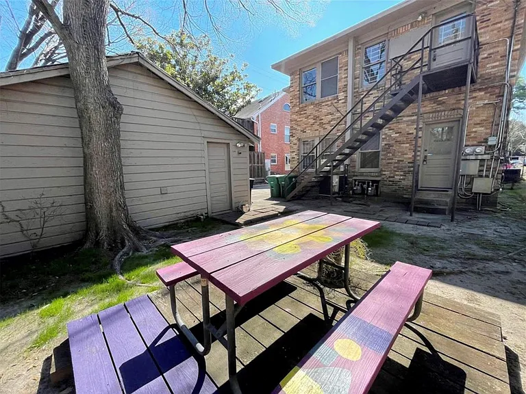 1706 Hawthorne St — Photo 16