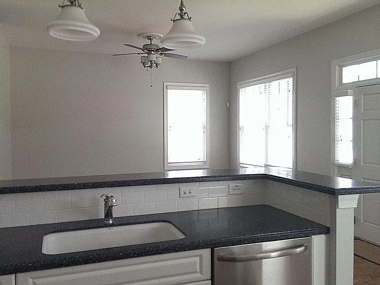 room off kitchen/living room