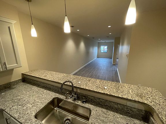 4th image of 192 Erie Blvd #503