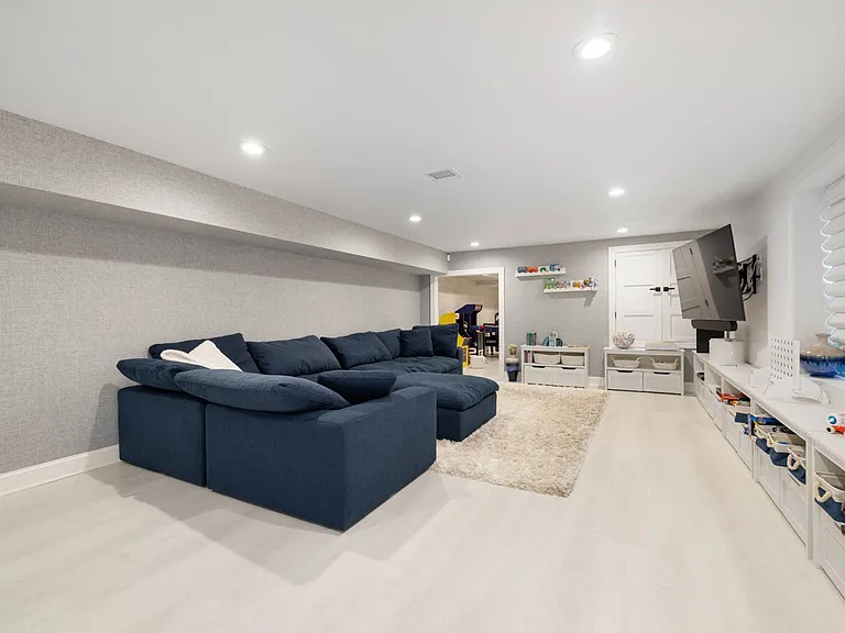 Catalpa Pl — Photo 28