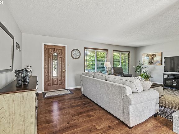 4th image of 1205 Helena Ave