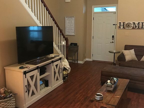 5th image of 2081 Drummond Dr