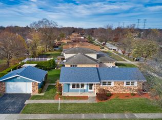 18460 Clyde Ave, Lansing, IL 60438