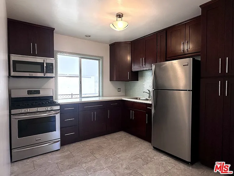 502 Westminster Ave #2 — Photo 10