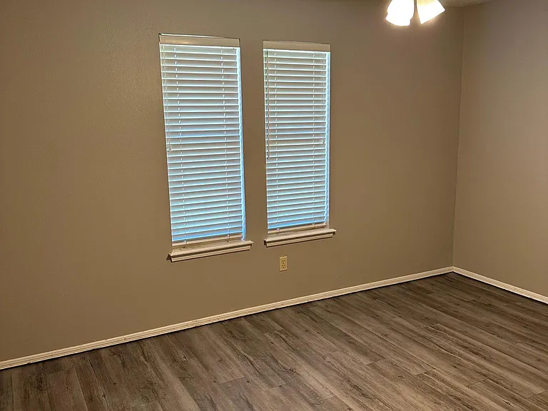 301 N Morgan Dr — Photo 13