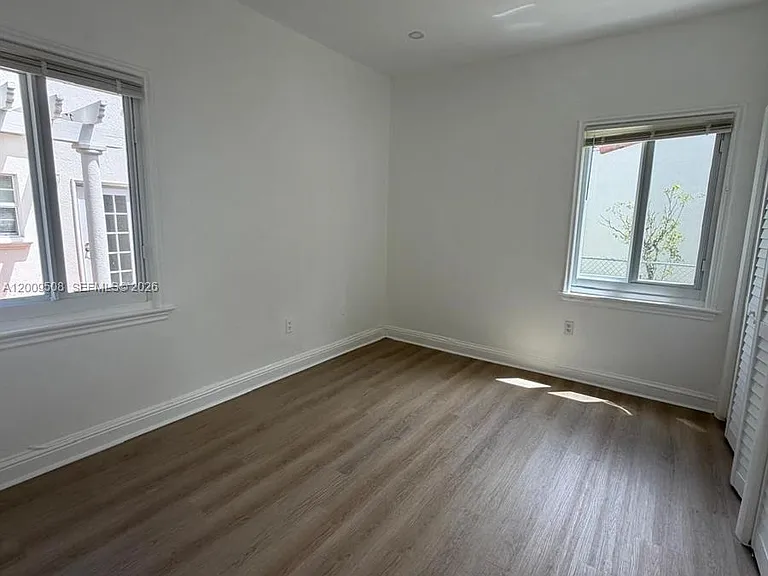 533 Minorca Ave — Photo 10