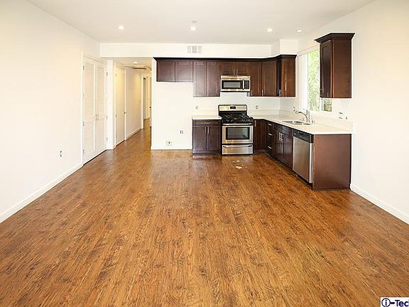 2nd image of 13551 Burbank Blvd APT 2