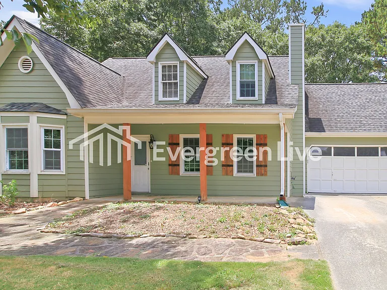 2255 Huntington Dr — Photo 2