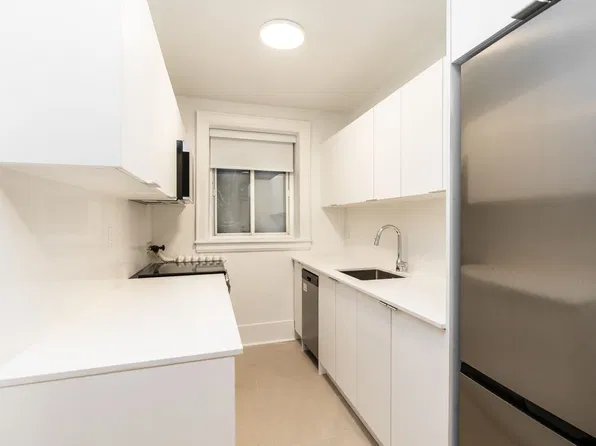 110 Wellesley St E #50053A-106, Toronto, ON M4Y 1J1
