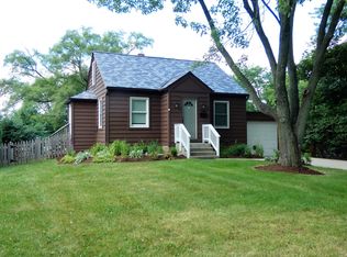 228 Kainer Ave, Barrington, IL 60010