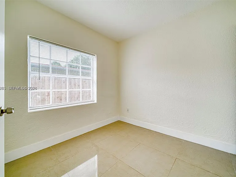 1747 NW 40th St #1747 — Photo 10