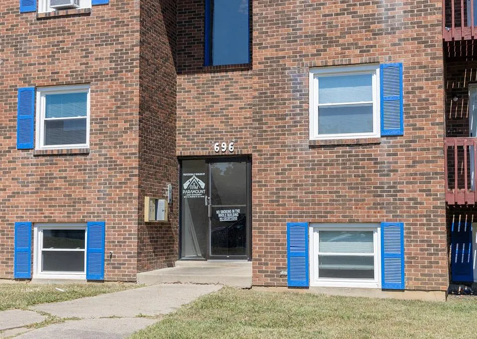 696 Gordon Smith Blvd #3