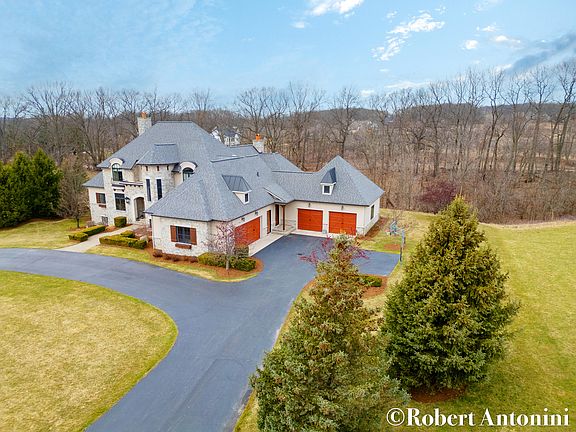 3rd image of 5825 Montreux Hills Dr