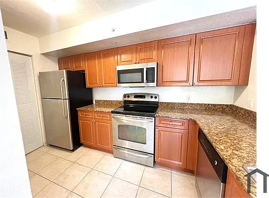 2 bed, 906 sqft, $2,300 — Photo 2