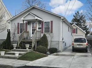 140 Potter St, Cranston, RI 02910