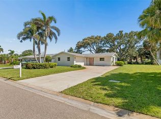 114 8th St, Belleair Beach, FL 33786