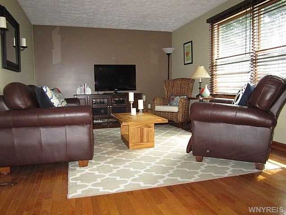 2nd image of 20 Parnell Dr