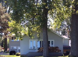 37 Bay Shore Dr, Bay City, MI