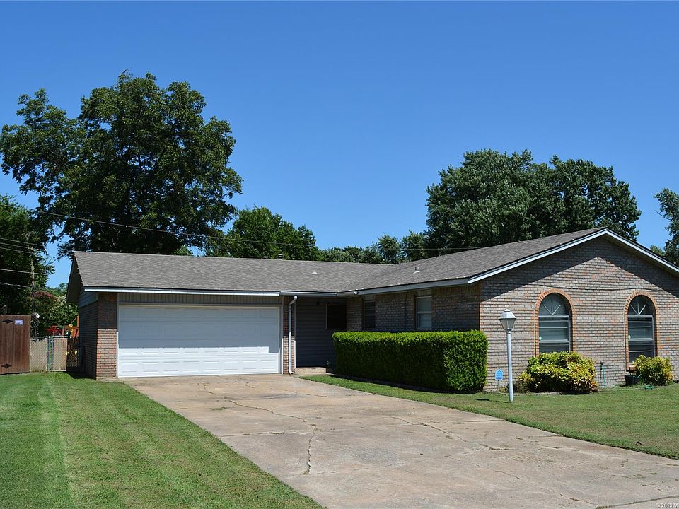 1st image of 221 S 164th Pl E
