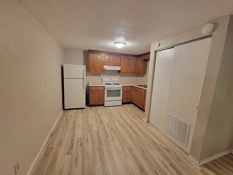 156 Maywood Avenue — Photo 4
