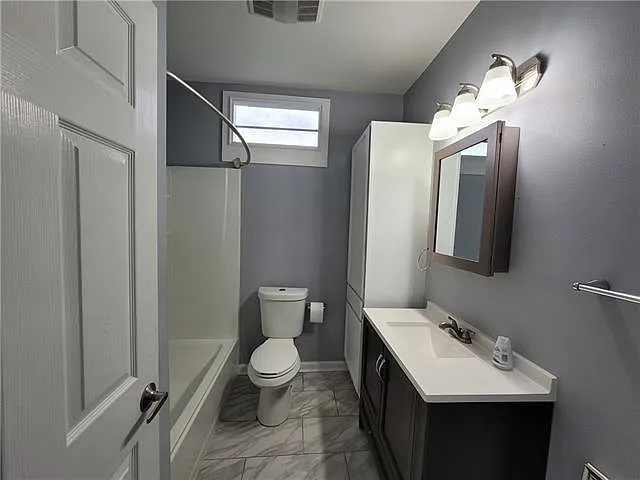 335 Whitney Ave — Photo 6