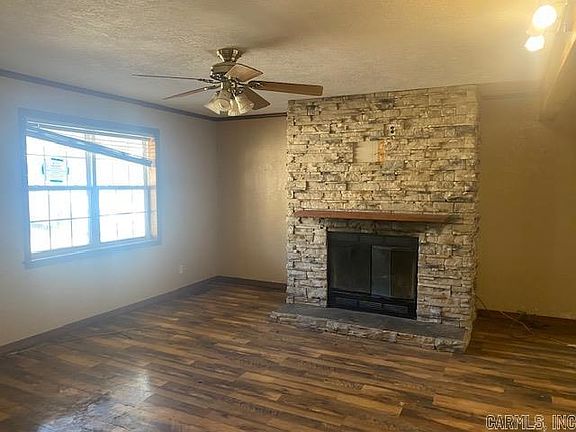 2nd image of 1322 Peggy Ln
