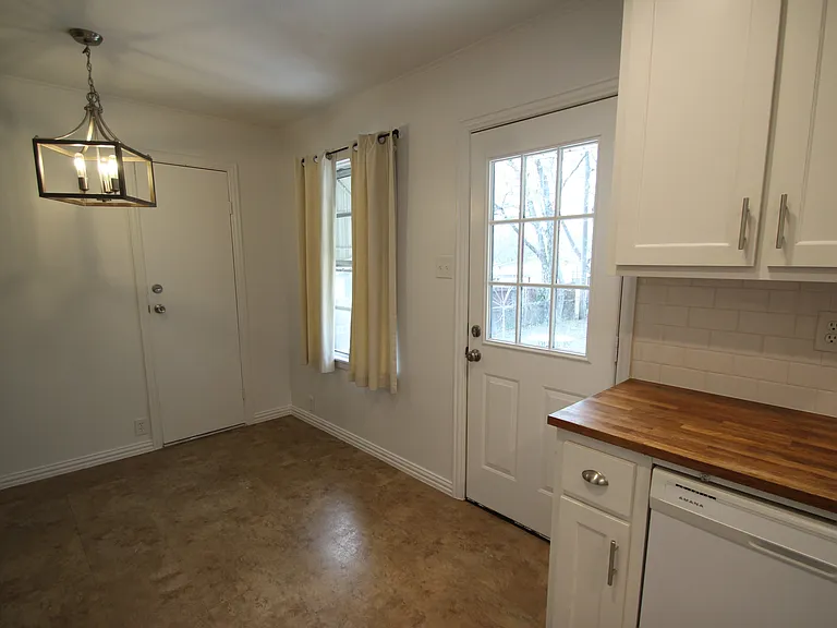 1921 Deborah Dr — Photo 39