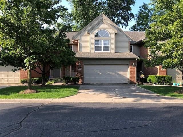 1st image of 104 Village Place Dr