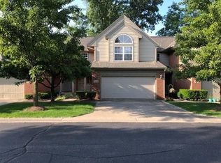 104 Village Place Dr, Chelsea, MI 48118