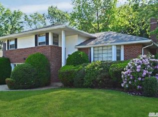 2073 Valentines Rd, Westbury, NY 11590