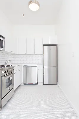 Rented by Mirador Real Estate | media 13