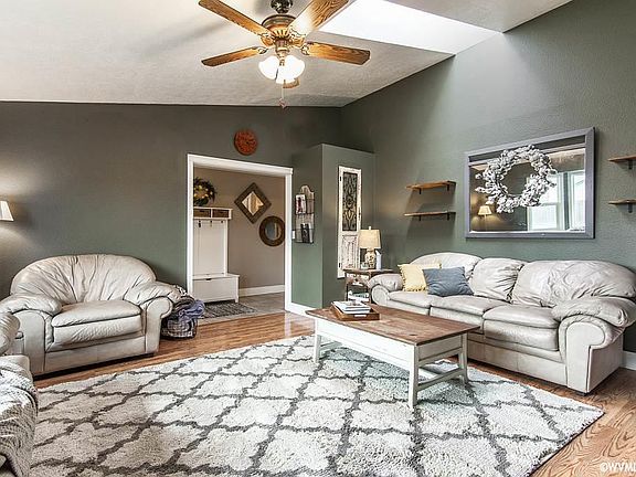 5th image of 1477 Madrona St E