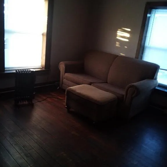 118 E Railroad St #5 — Photo 2