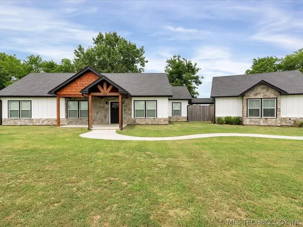 368 Twin Creeks Ln, Pryor, OK 74361