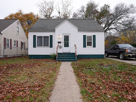 2nd image of 2921 Park St