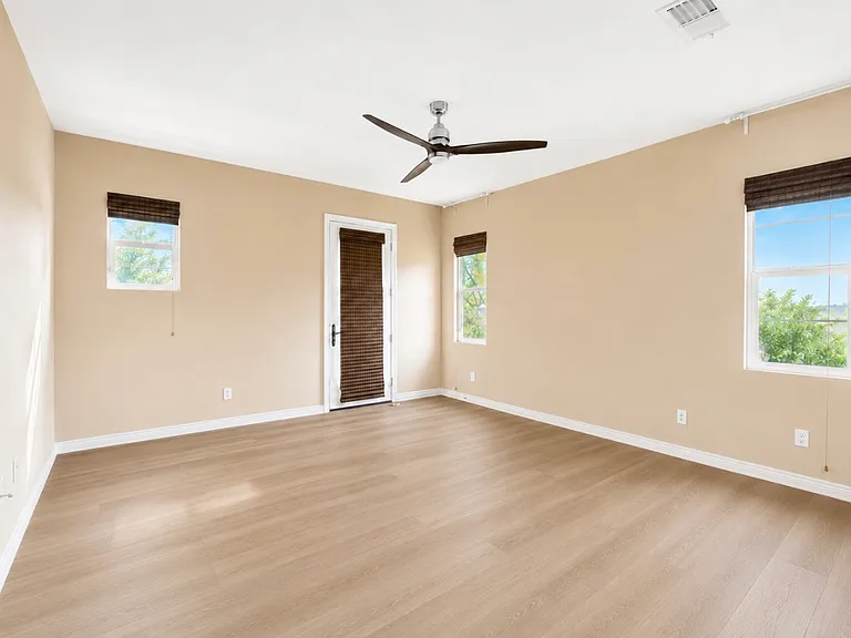 8404 Katherine Claire Ln — Photo 17