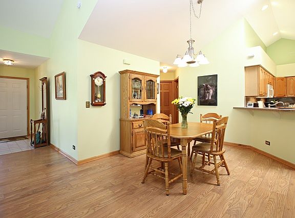 4th image of 177 Canterbury Ct