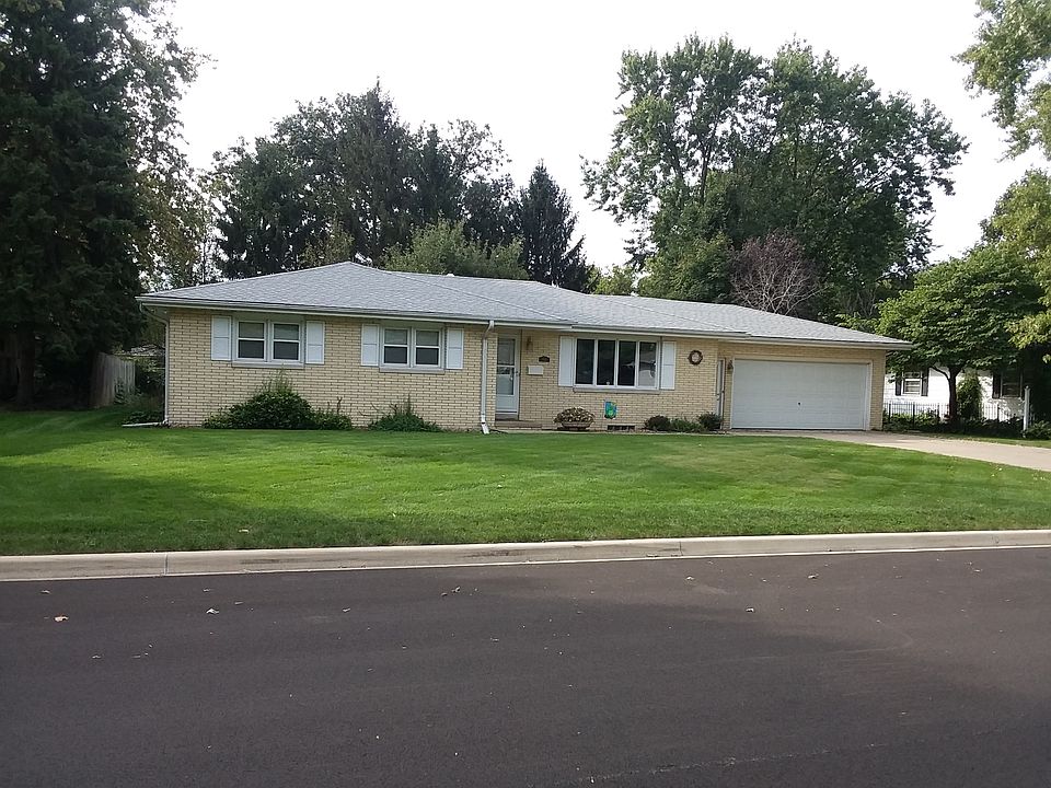 3 bedrooom, 2 1/2 bath brick