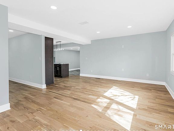 3rd image of 233 Glenbrook Road